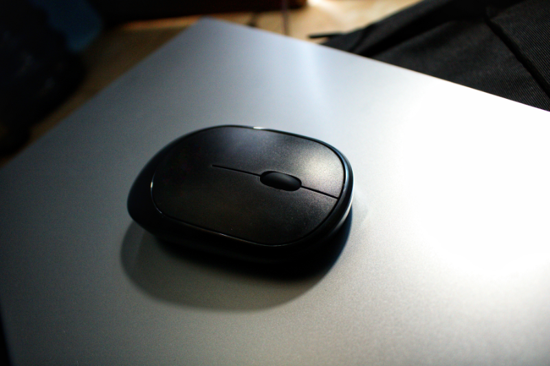 souris-sans-fil-bureau