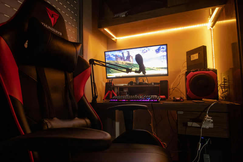 bureau-gaming-setup